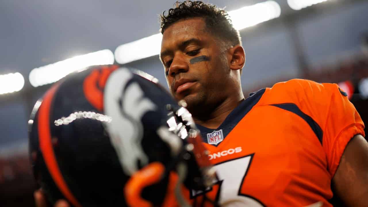 Broncos QB Russell Wilson (hamstring) questionable for Week 7 game vs. Jets