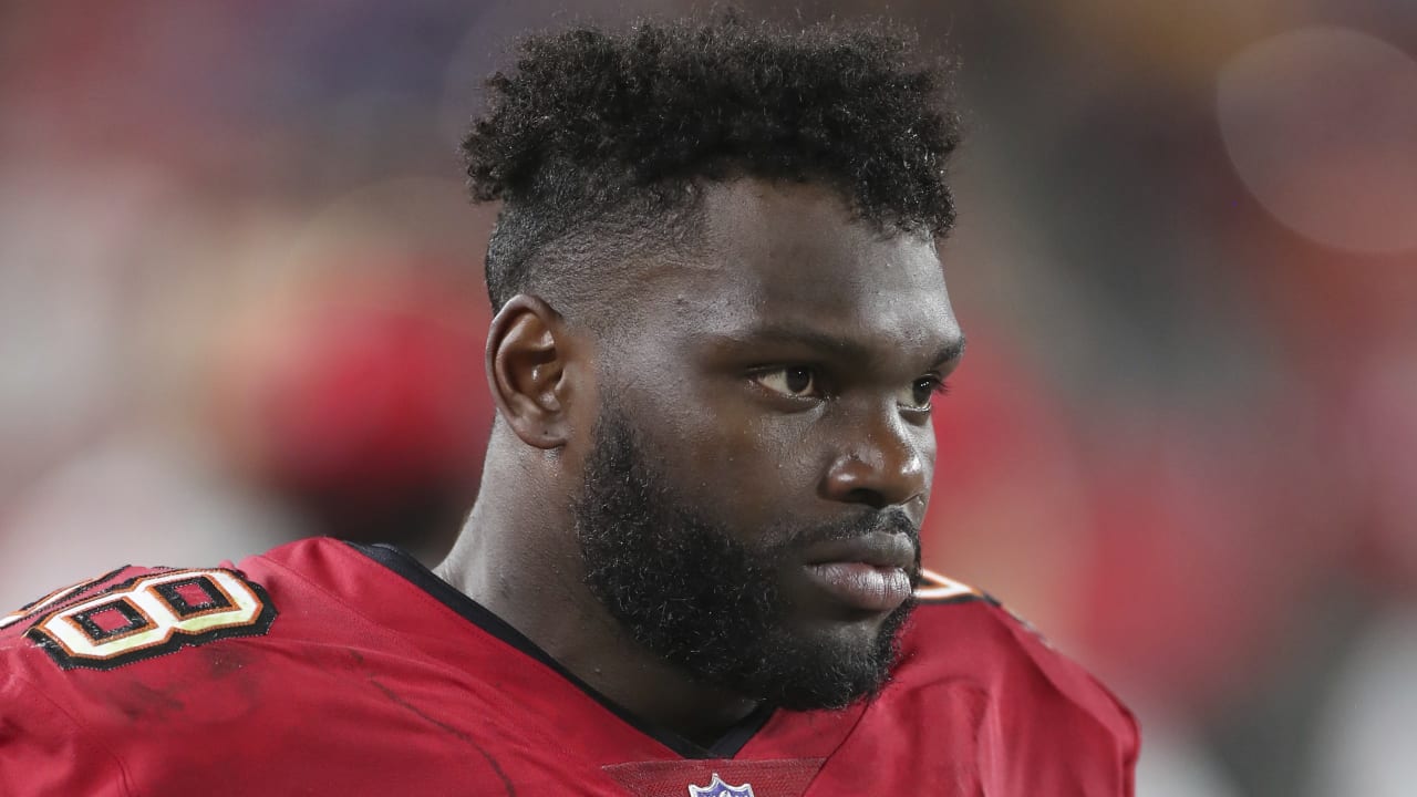 Bucs' Shaquil Barrett suffered torn Achilles vs. Ravens, will miss remainder of 2022 season