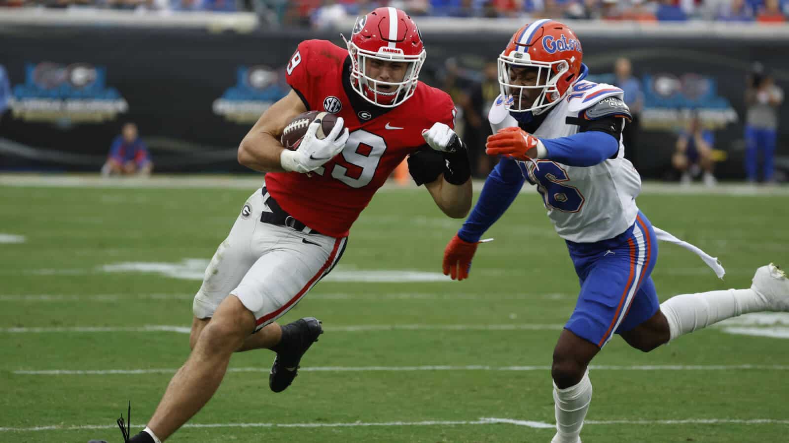 Watch: Georgia TE Brock Bowers makes one of the plays of the year against Florida