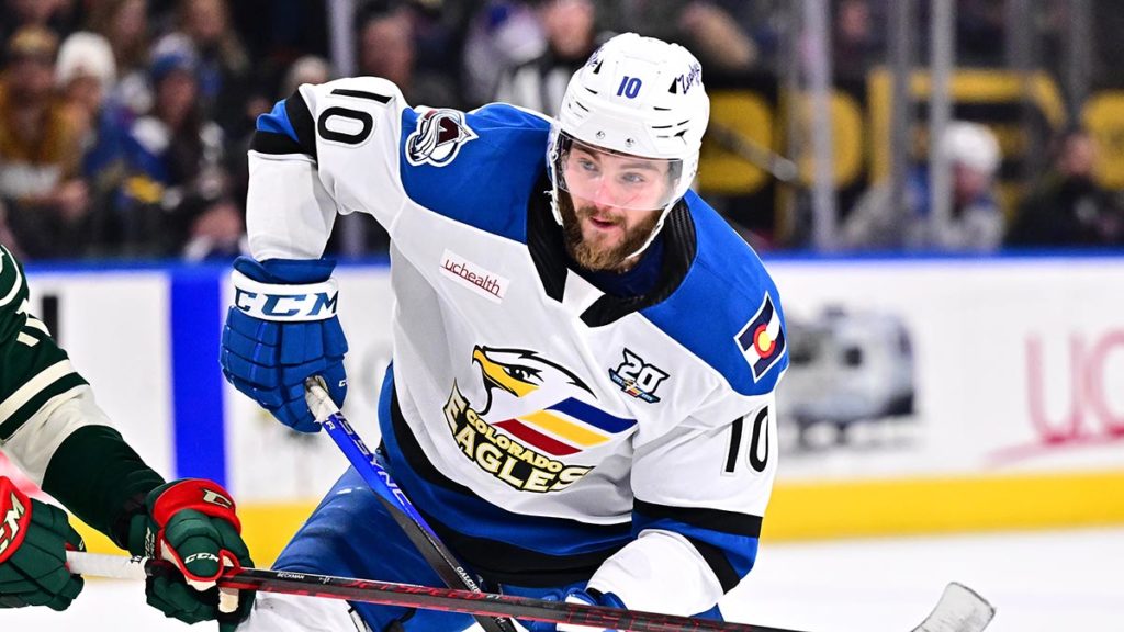 Avalanche sign Galchenyuk