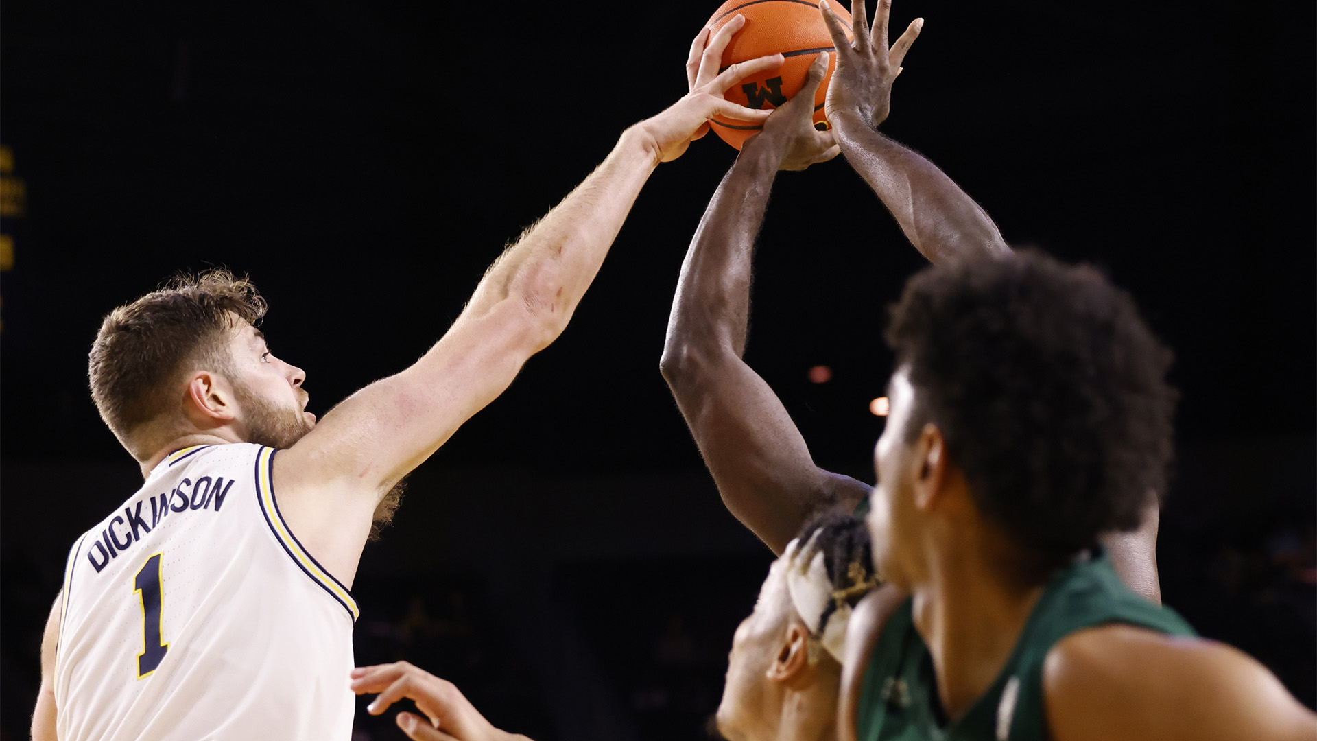 Dickinson, No. 20 Michigan shuck Ohio’s late shot, win in OT