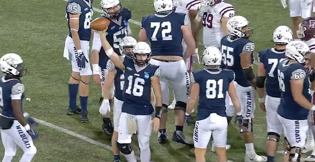 New Hampshire Football Players Savagely High-Five Mid-Touchdown Run