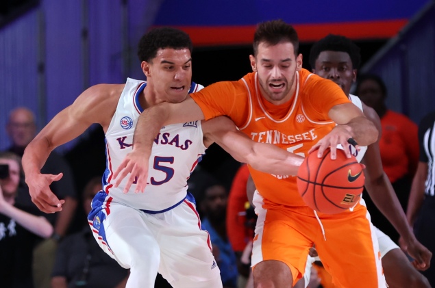 No. 22 Tennessee beats No. 3 Kansas 64-50 for Atlantis title