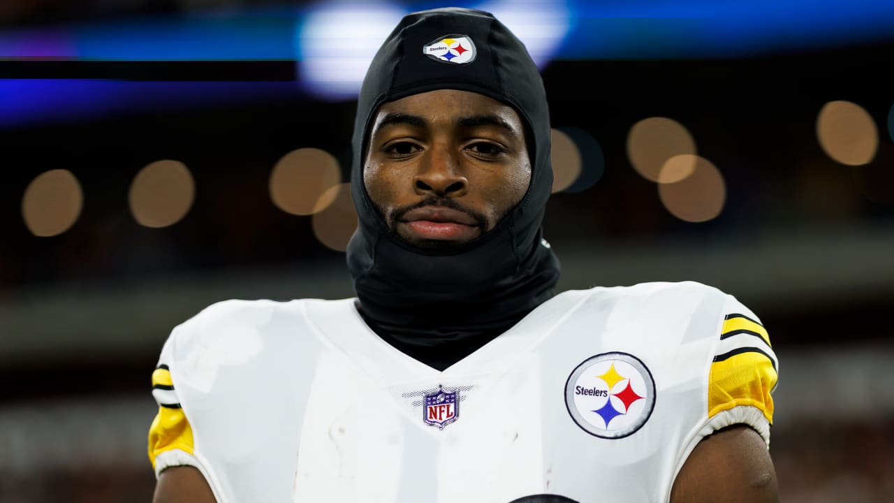 Steelers lose RB Najee Harris to abdomen injury on Monday night vs. Colts