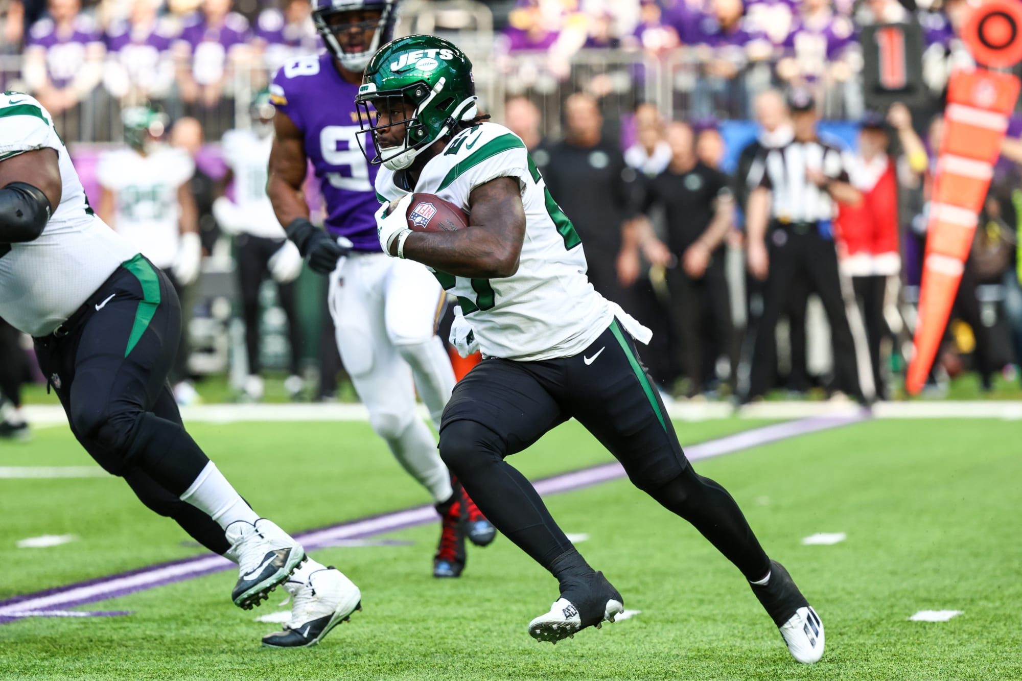 5 best fantasy football pickups to make for Week 14