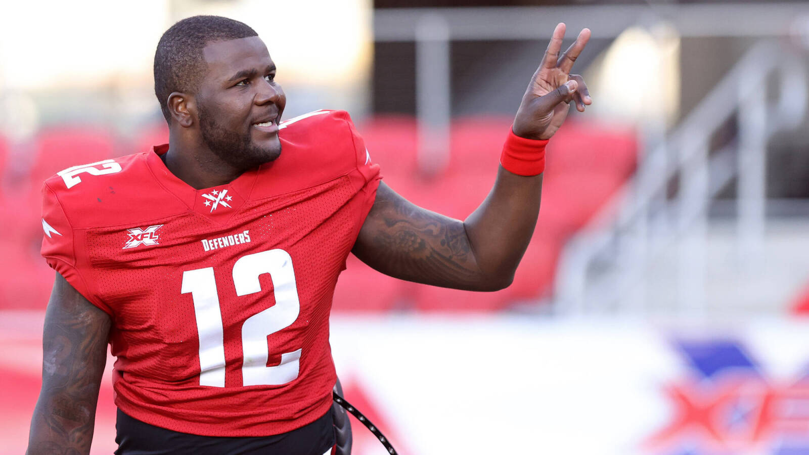 Cardale Jones, Desmond Howard trade Twitter barbs over Heisman Trophy