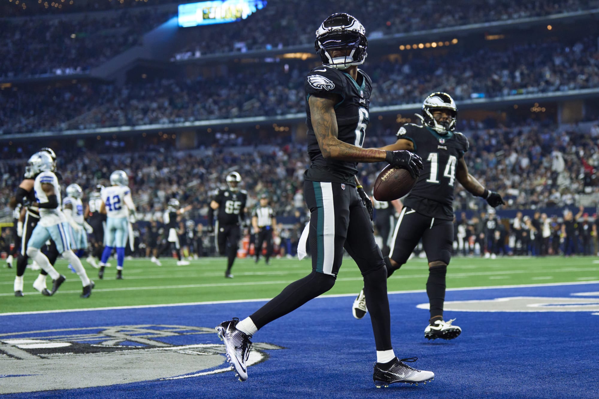DeVonta Smith robbed the Salvation Army (no, not really) after big-time TD