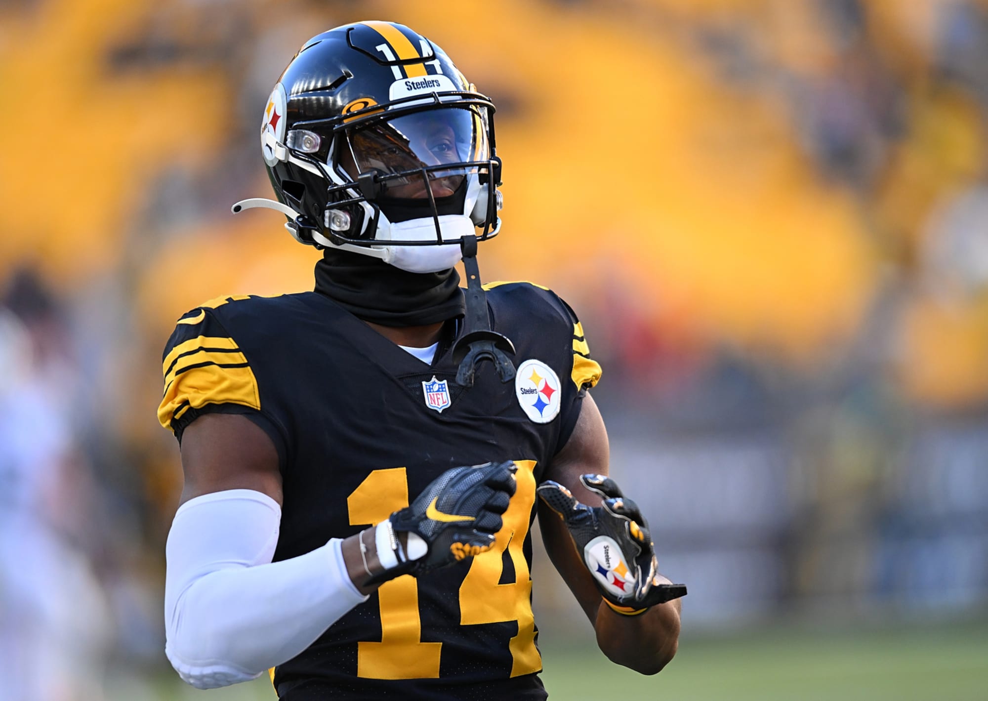 George Pickens screams at coaching staff over lack of play calls