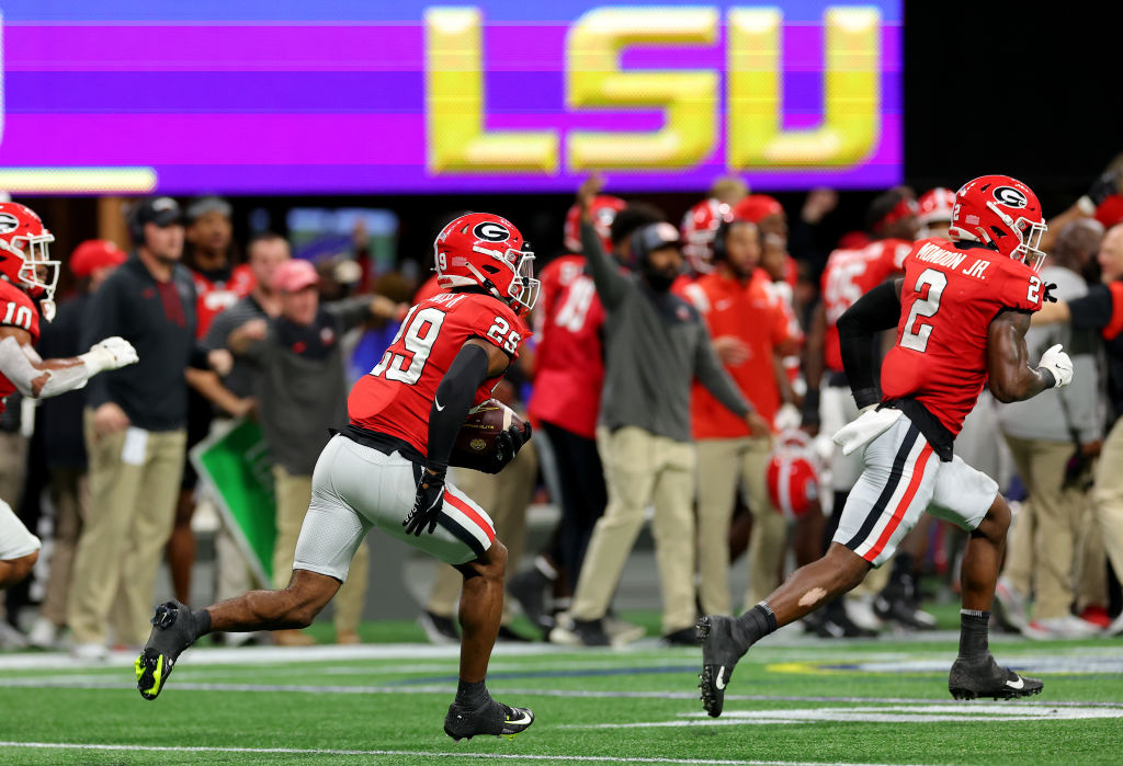 Georgia Returns Touchdown, While LSU Players Jog Off Field
