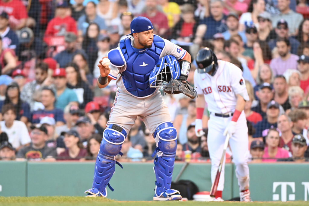Guardians Sign Meibrys Viloria To Minor League Deal