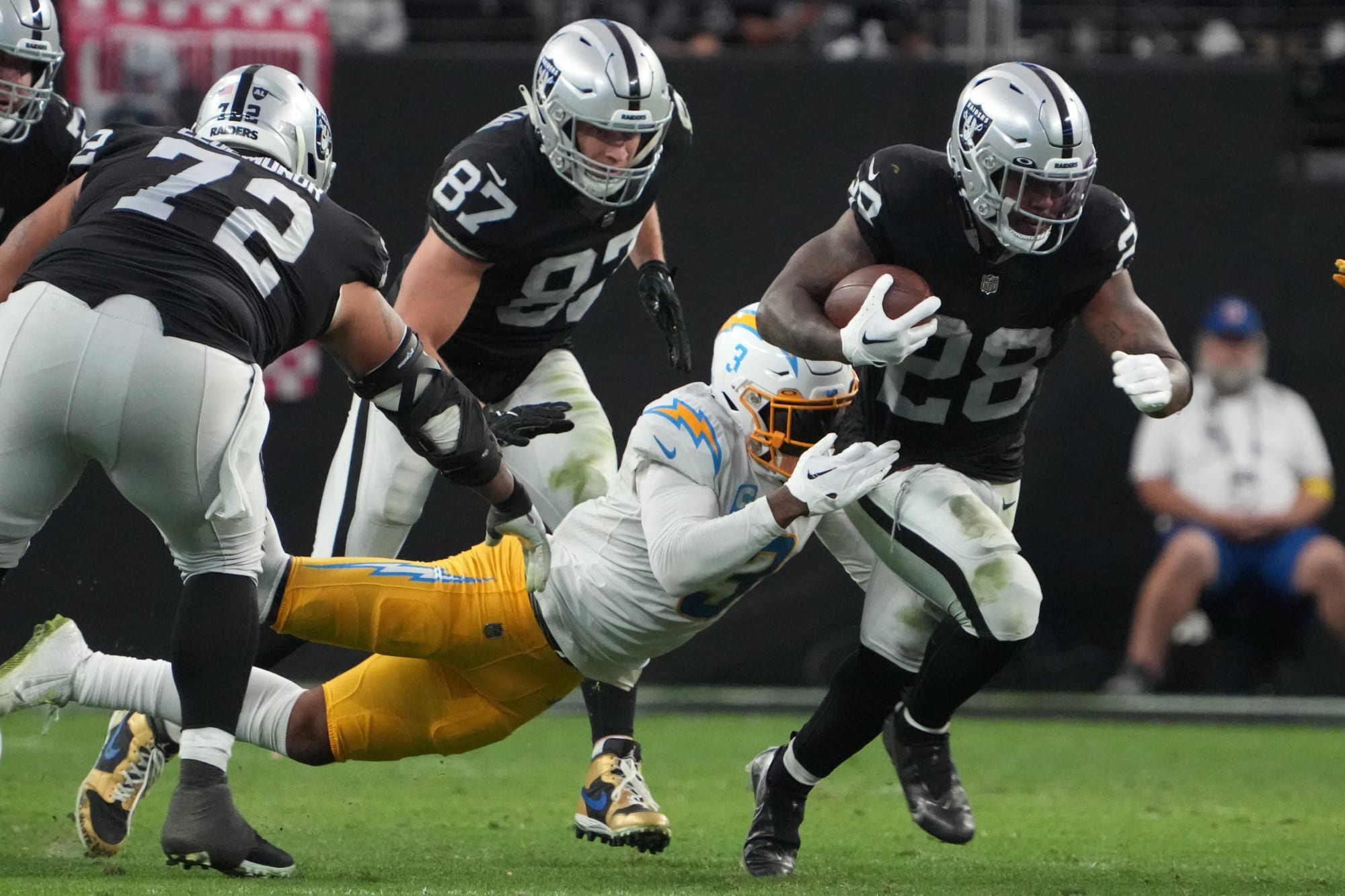 NFL power rankings, Week 14: Raiders rise, Dolphins fall