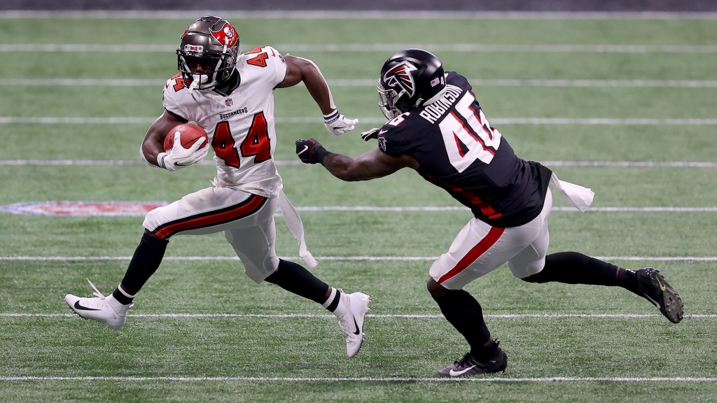 New York Giants work out Kenjon Barner, other returners