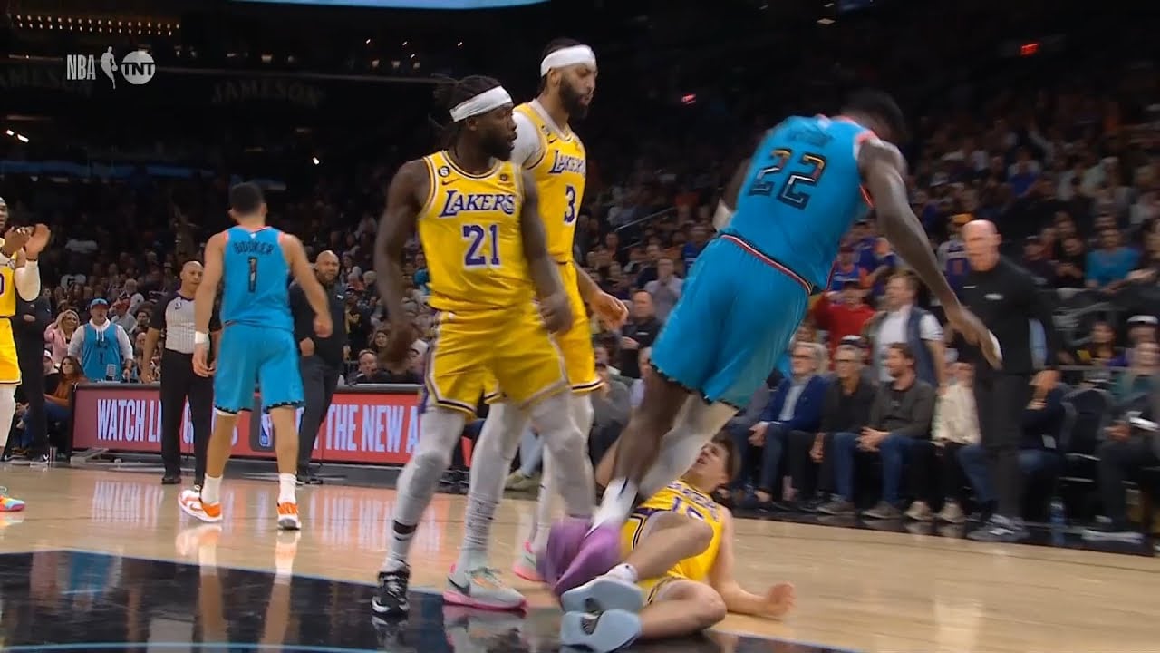 Patrick Beverley on shoving Deandre Ayton: "I would do the exact same thing"