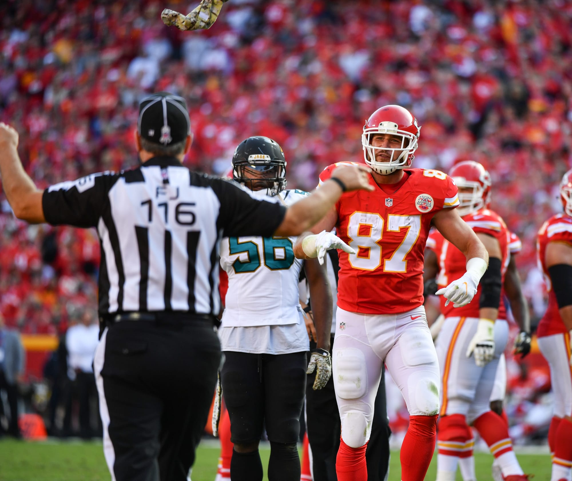 Patrick Mahomes explains why Travis Kelce could never be an NFL quarterback