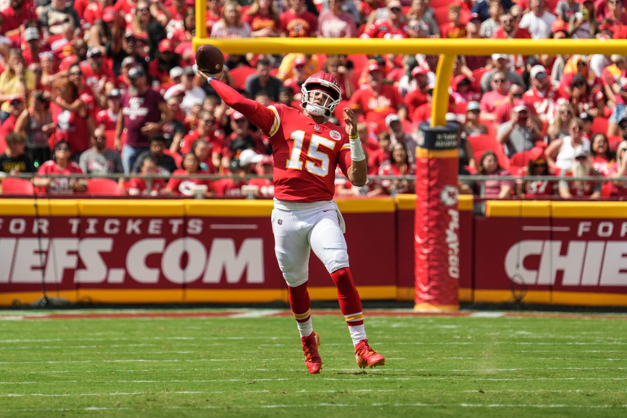 Patrick Mahomes pays tribute to Mike Leach after unfortunate passing
