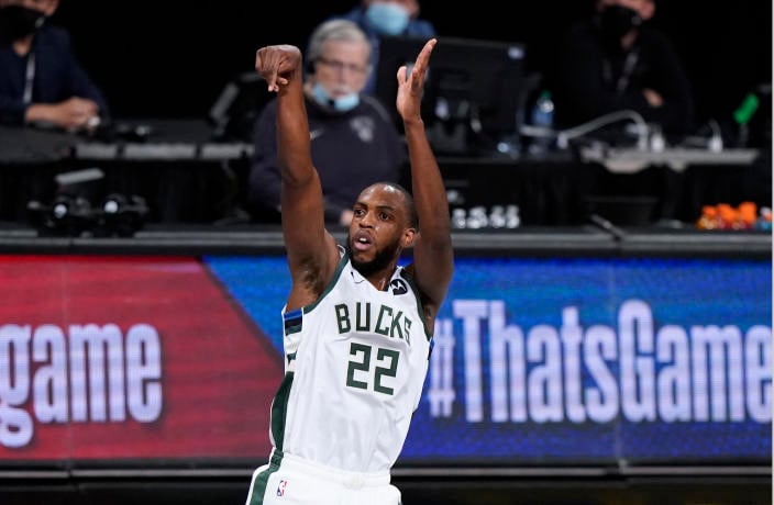 Khris Middleton Bucks Lakers