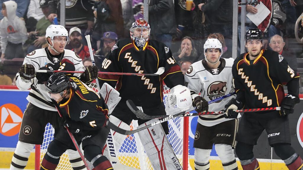 Sunday wrap: Monsters rally past Bears