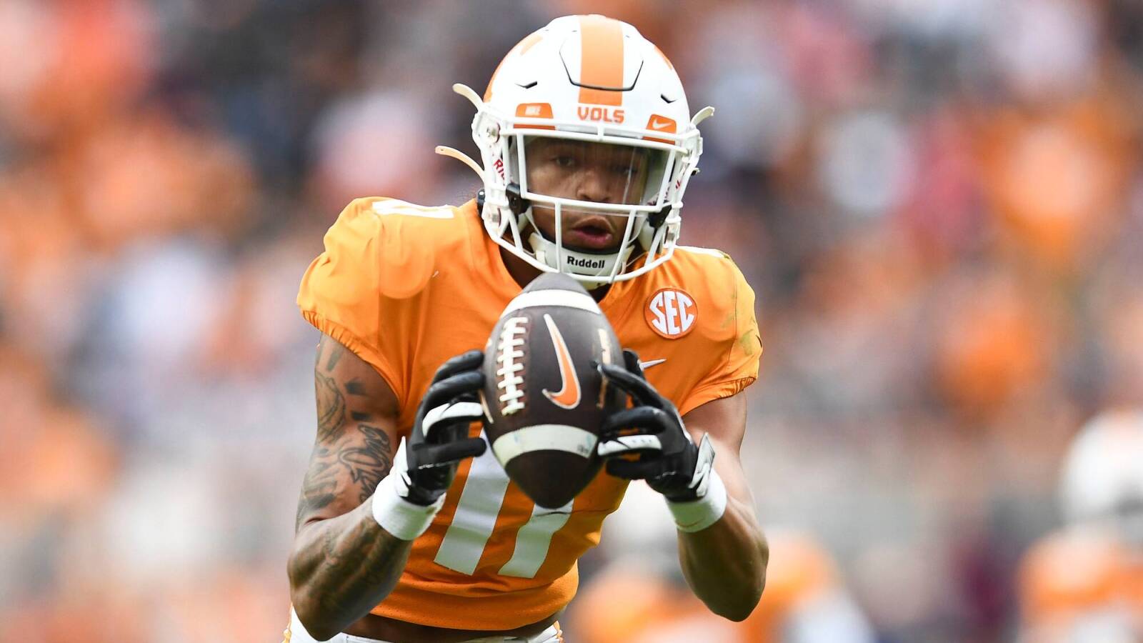 Tennessee star WR lands perfect NIL deal