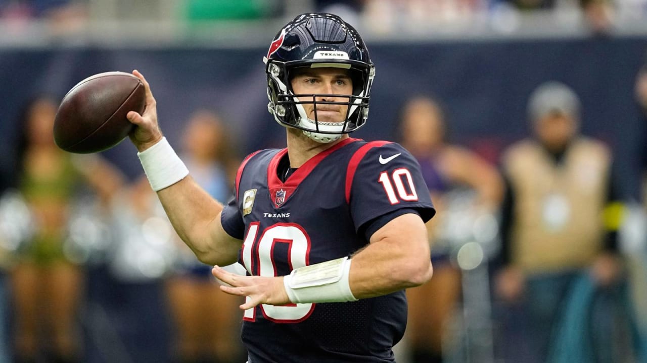 Texans HC Lovie Smith announces Davis Mills will return as starting QB vs. Cowboys in Week 14