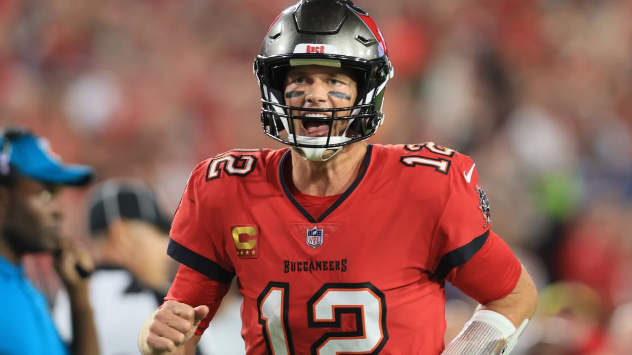 Tom Brady leads record 44th fourth-quarter comeback to propel Buccaneers past Saints: 'Just like we drew it up'