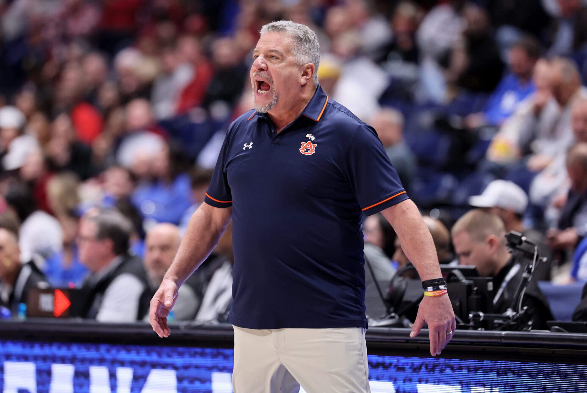 Daily NCAA Tournament bracket picks and TV schedule: Expert predictions for every Friday game