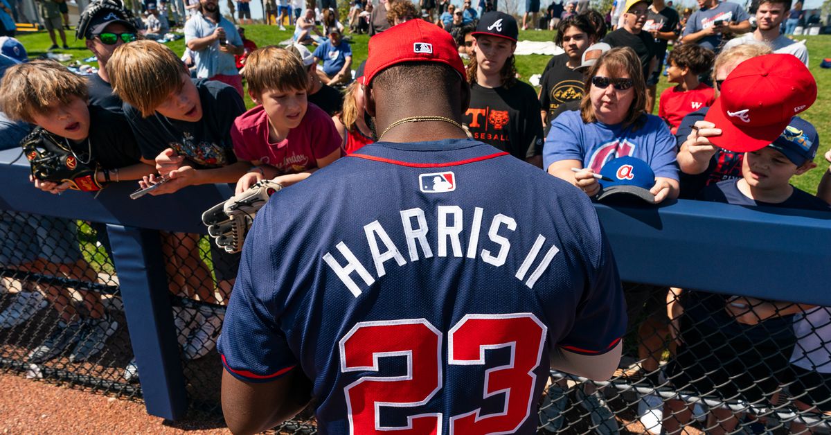 Braves Mailbag: Playoff struggles, 2024 sleeper and more