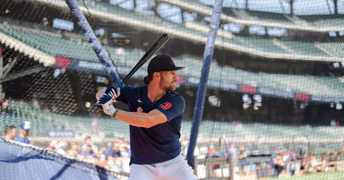 Braves release utility man turned reliever Charlie Culberson