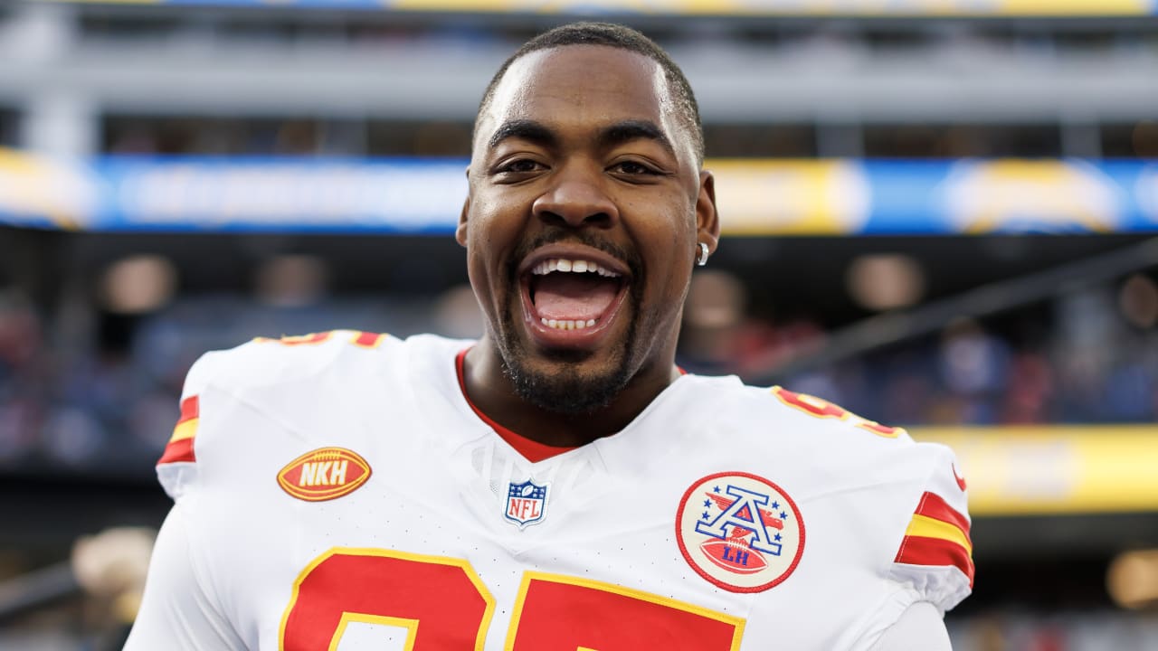 Chiefs, Chris Jones agree to five-year, $95 million deal; Jones becomes highest-paid DT