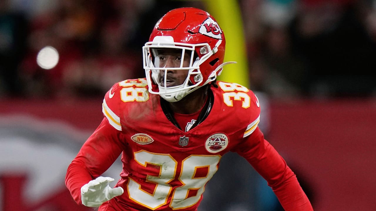 Chiefs trading CB L'Jarius Sneed to Titans