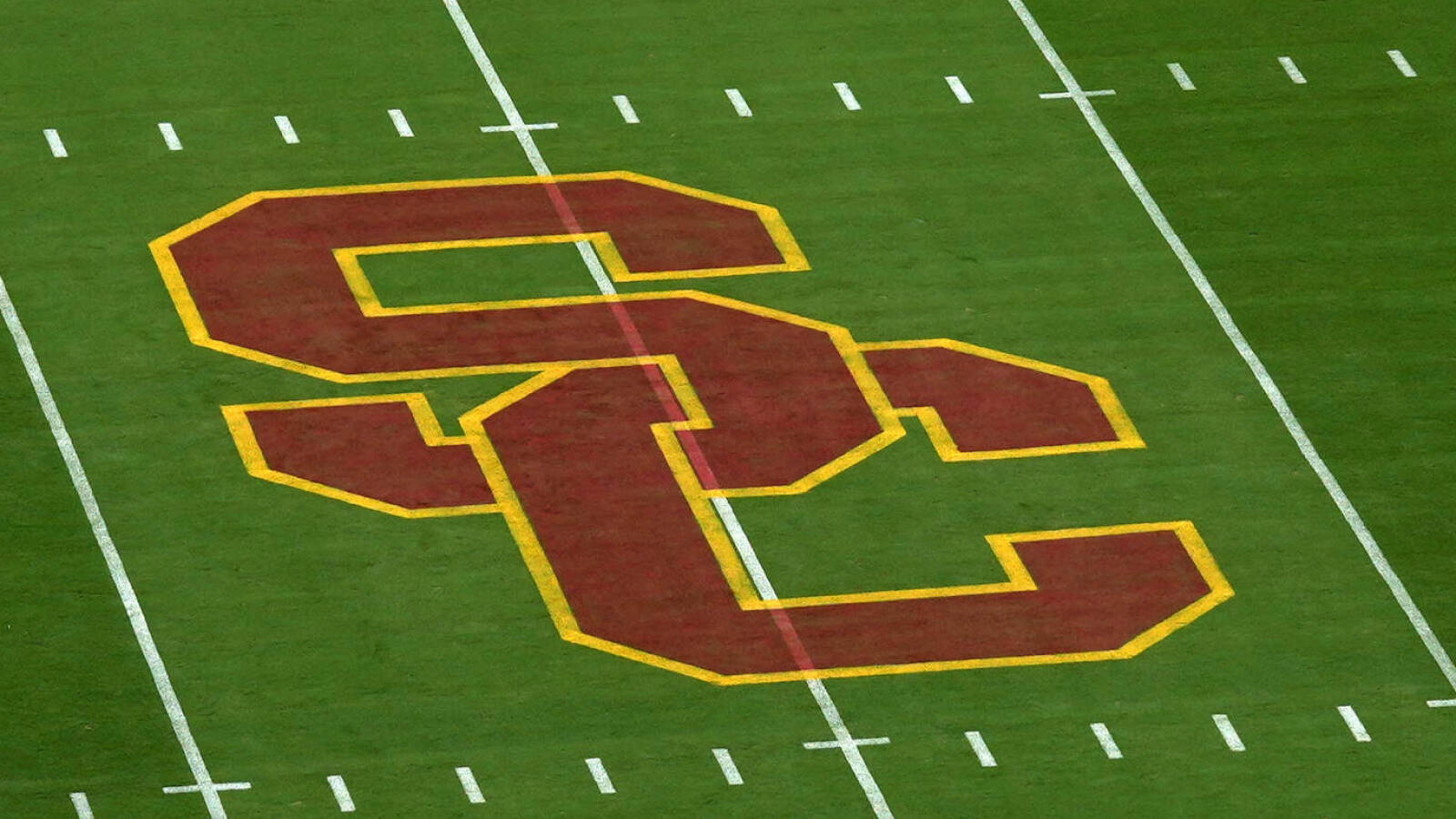 Five-star recruit spurns Georgia, flips commitment to USC