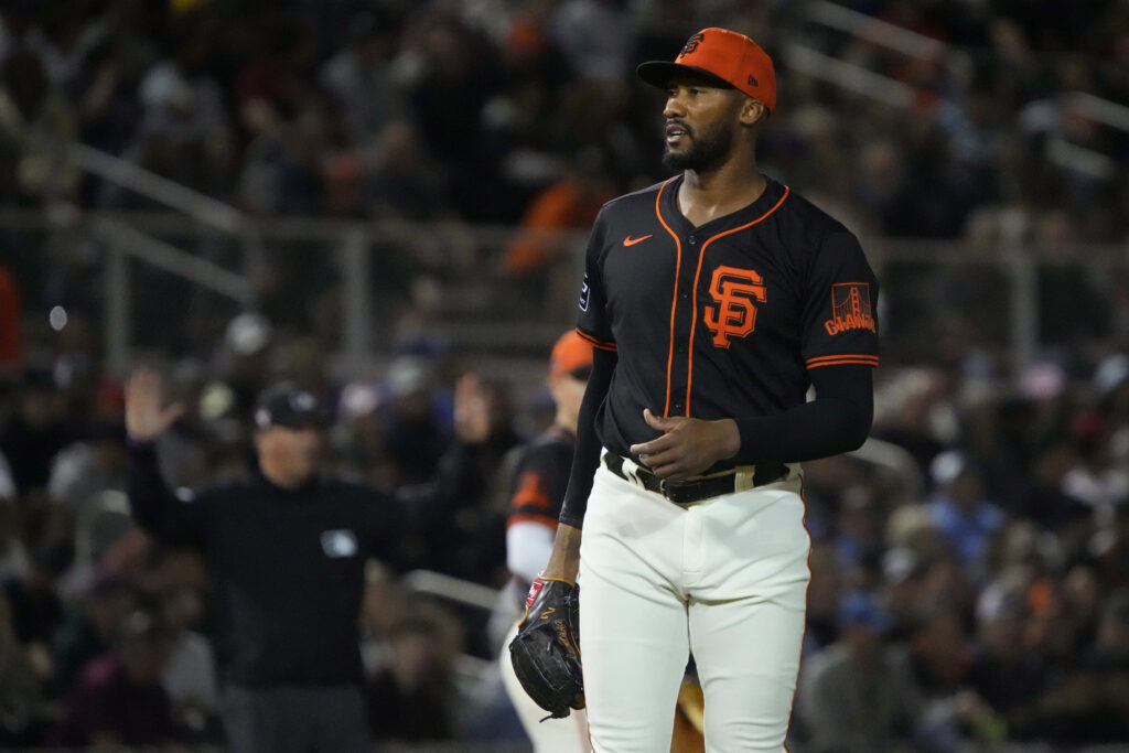 Giants Release Amir Garrett - MLB Trade Rumors