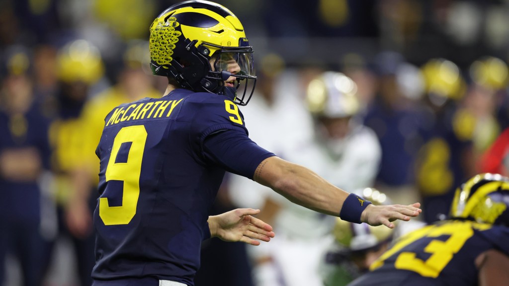 Giants’ mock draft roundup following initial free agency waves