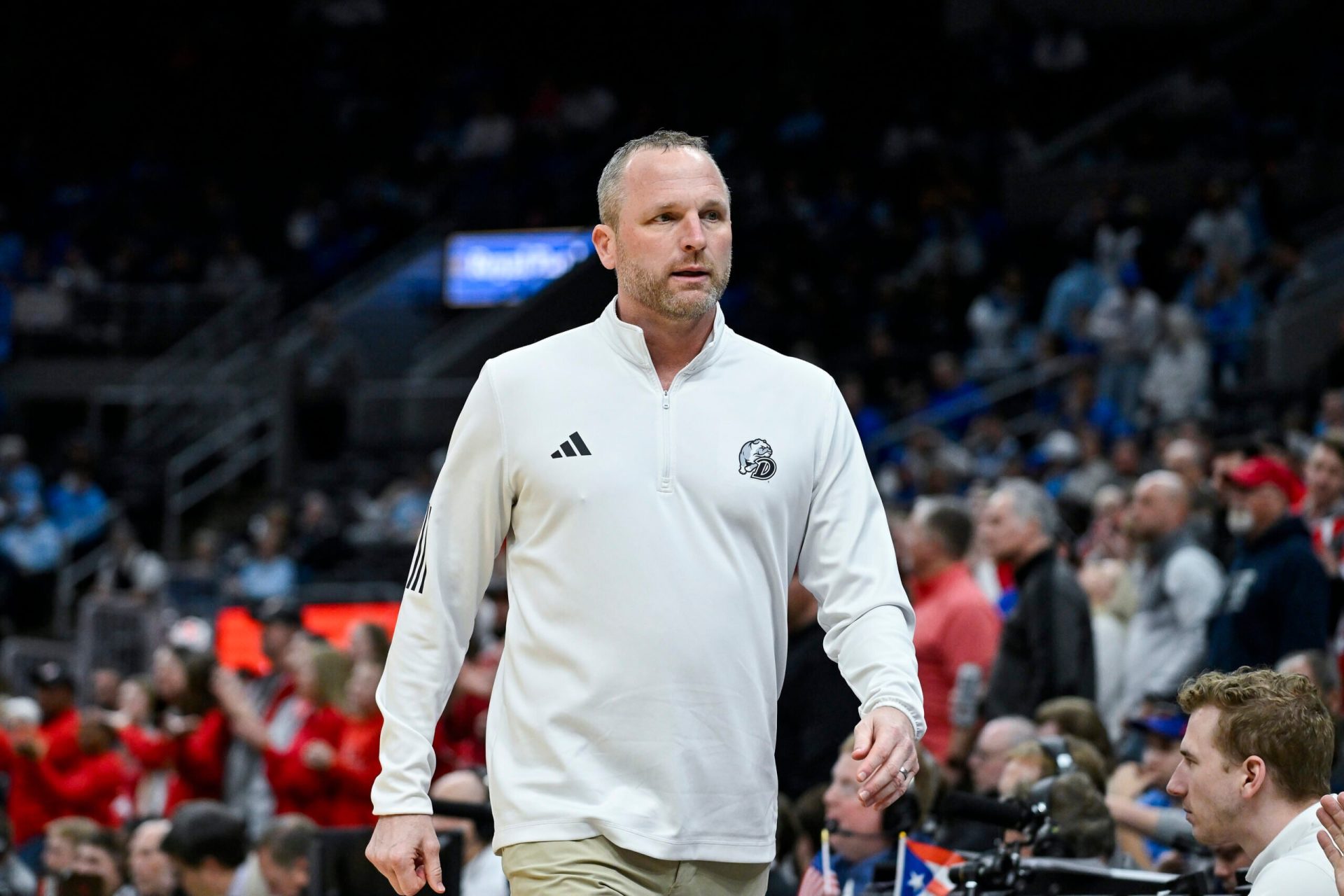 Oklahoma State basketball coaching candidates: Darian DeVries should be on list