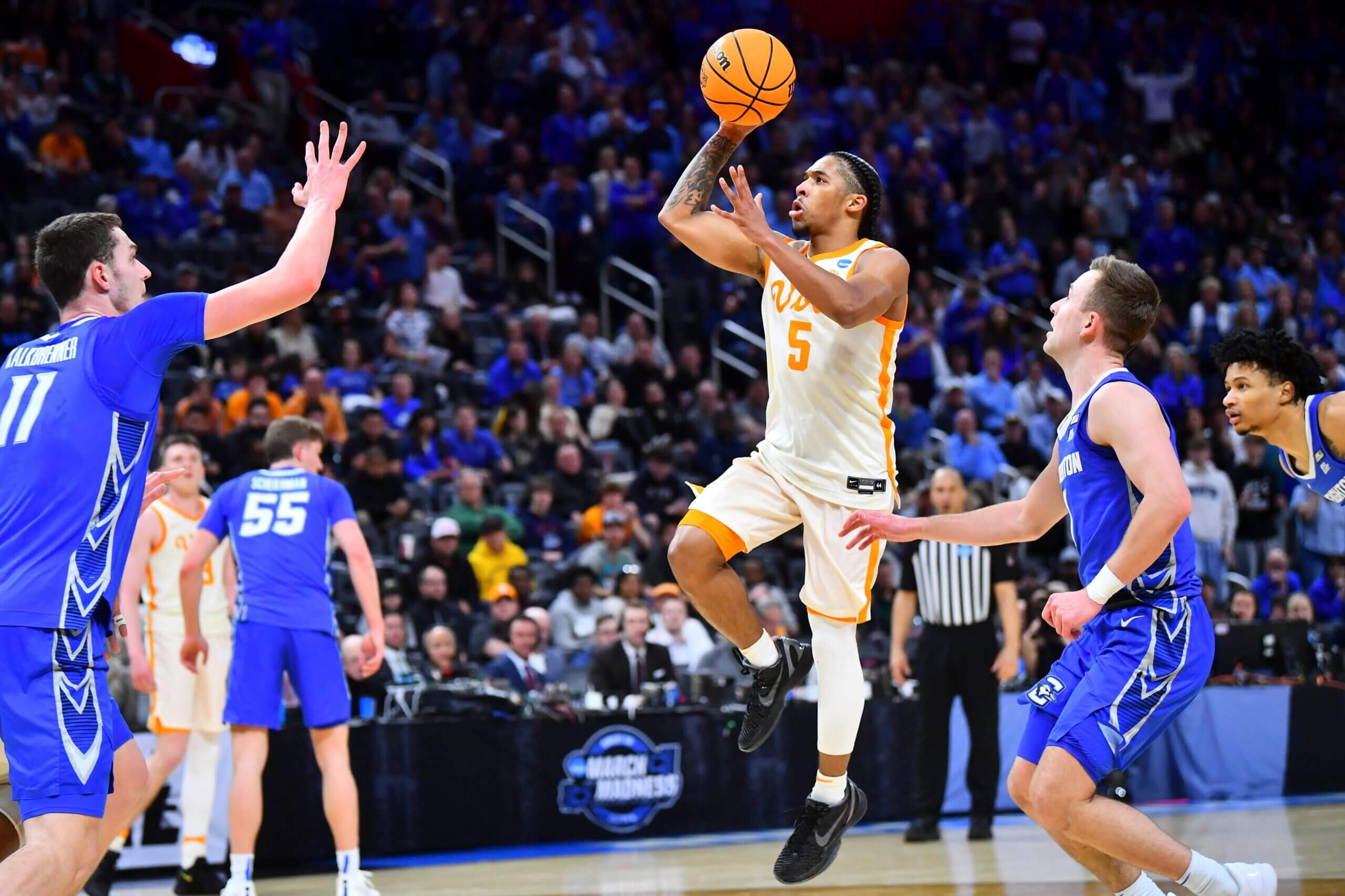 Tennessee outlasts Creighton to advance to Elite Eight; top-seeded Purdue awaits