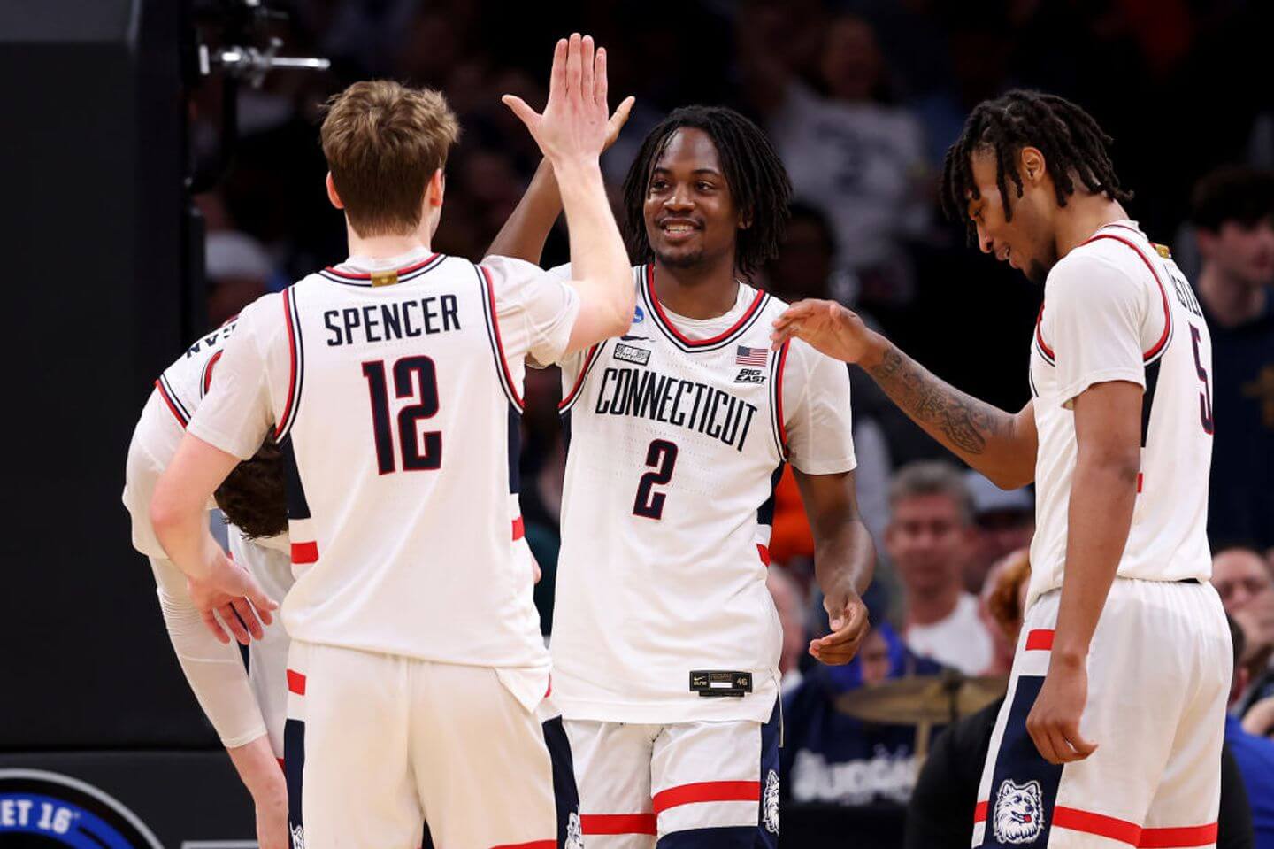 UConn vs. Illinois March Madness live updates: Elite 8 predictions, start time, streaming and odds