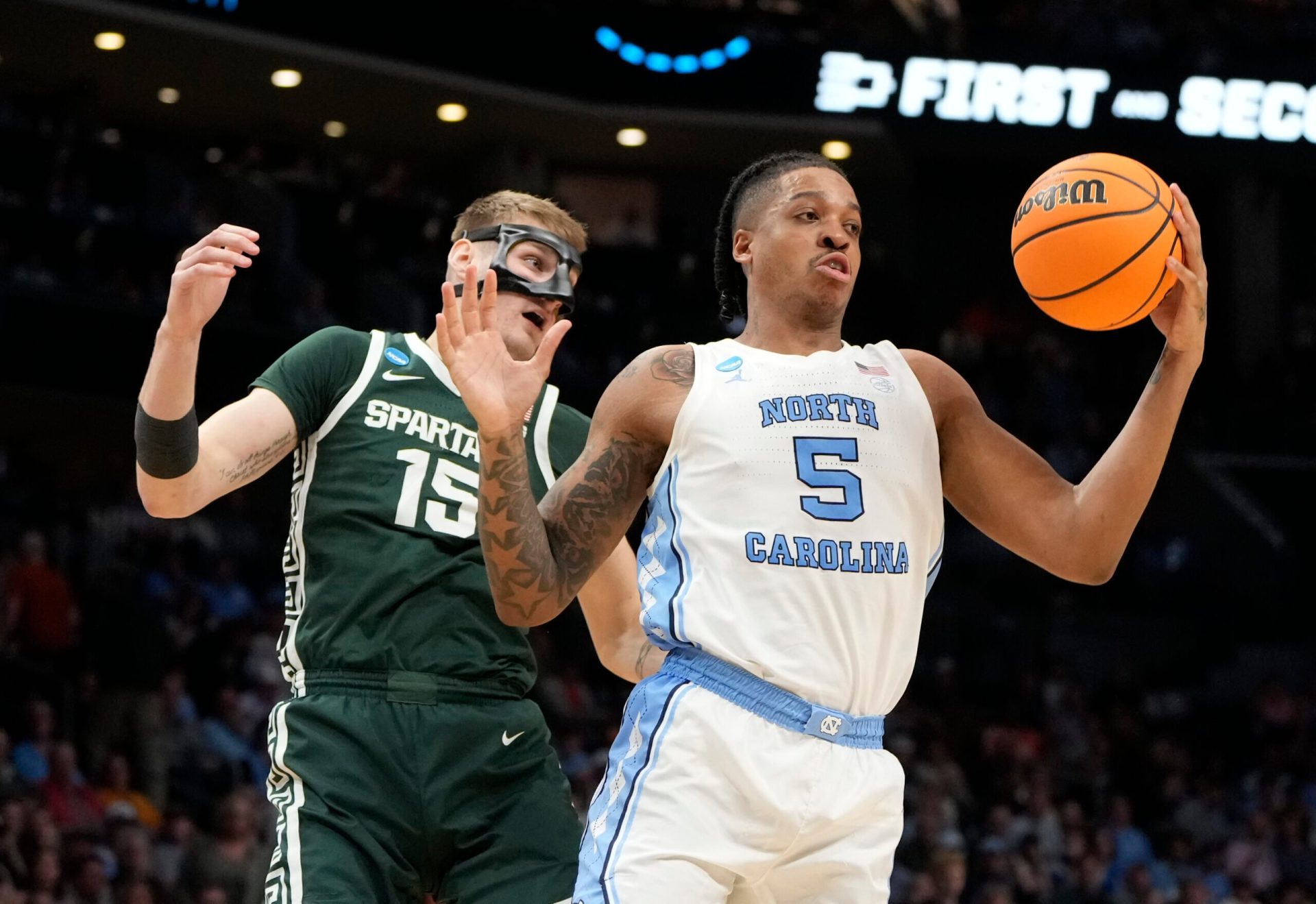 UNC found the fight, and the set play, to beat Michigan State and make Sweet 16