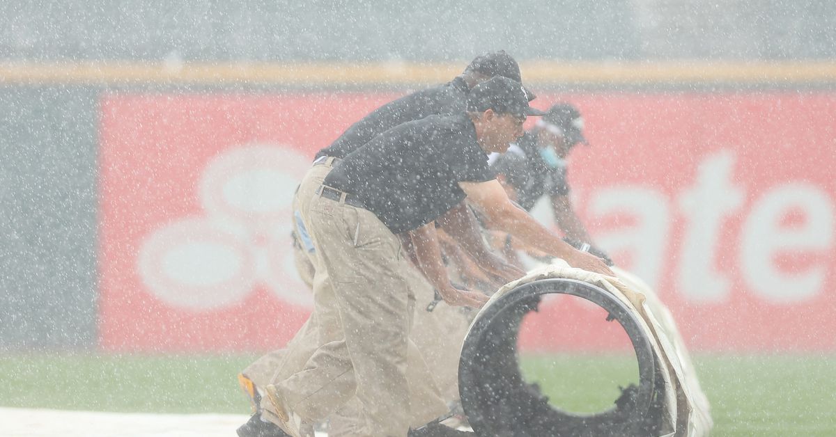 Braves, White Sox rain delay updates