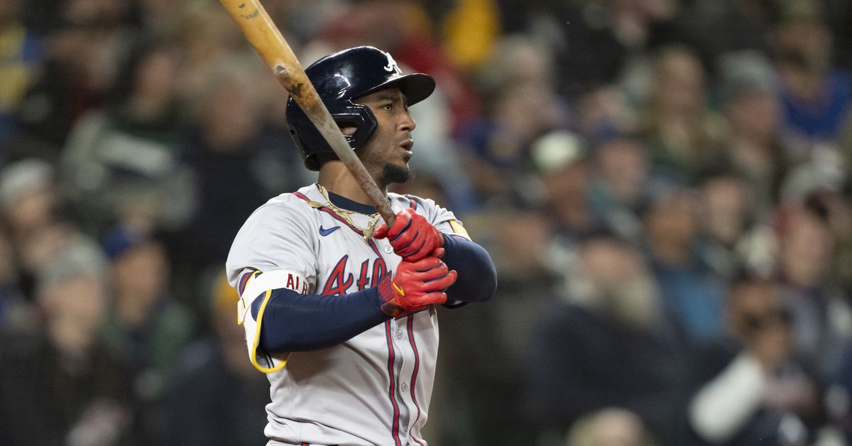 Braves’ bats quiet again in 3-2 loss to Seattle