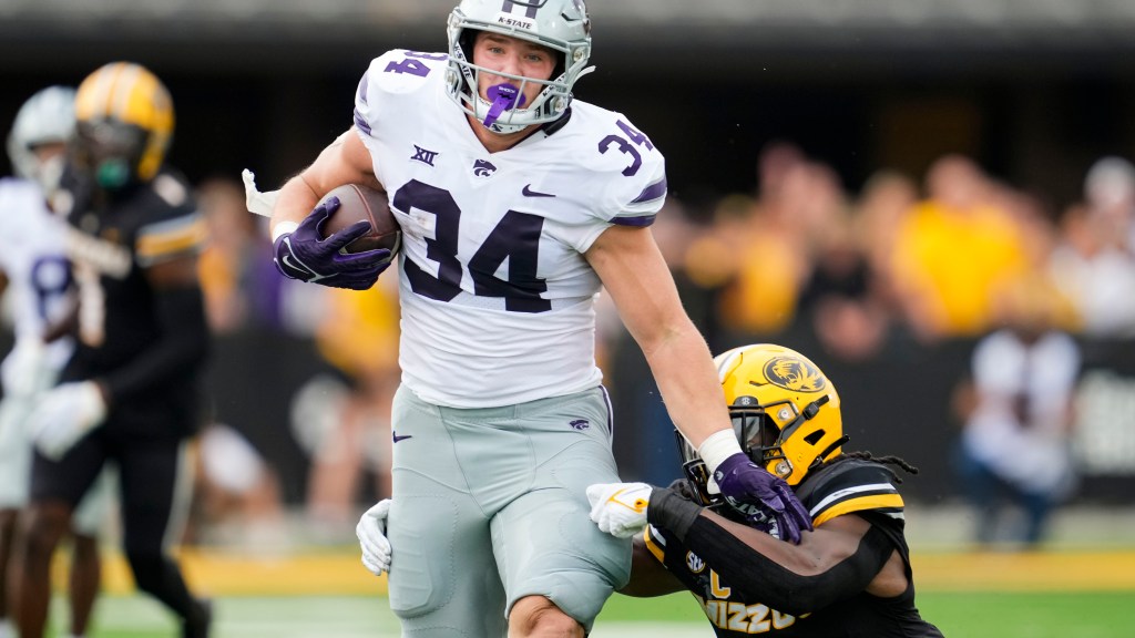 New York Giants hosted TE Ben Sinnott for visit