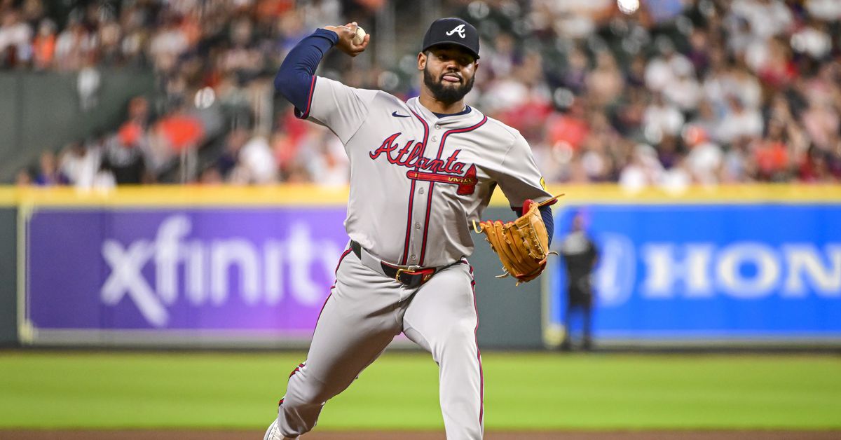Reynaldo López pitches six more shutout innings in Atlanta Braves win over Astros