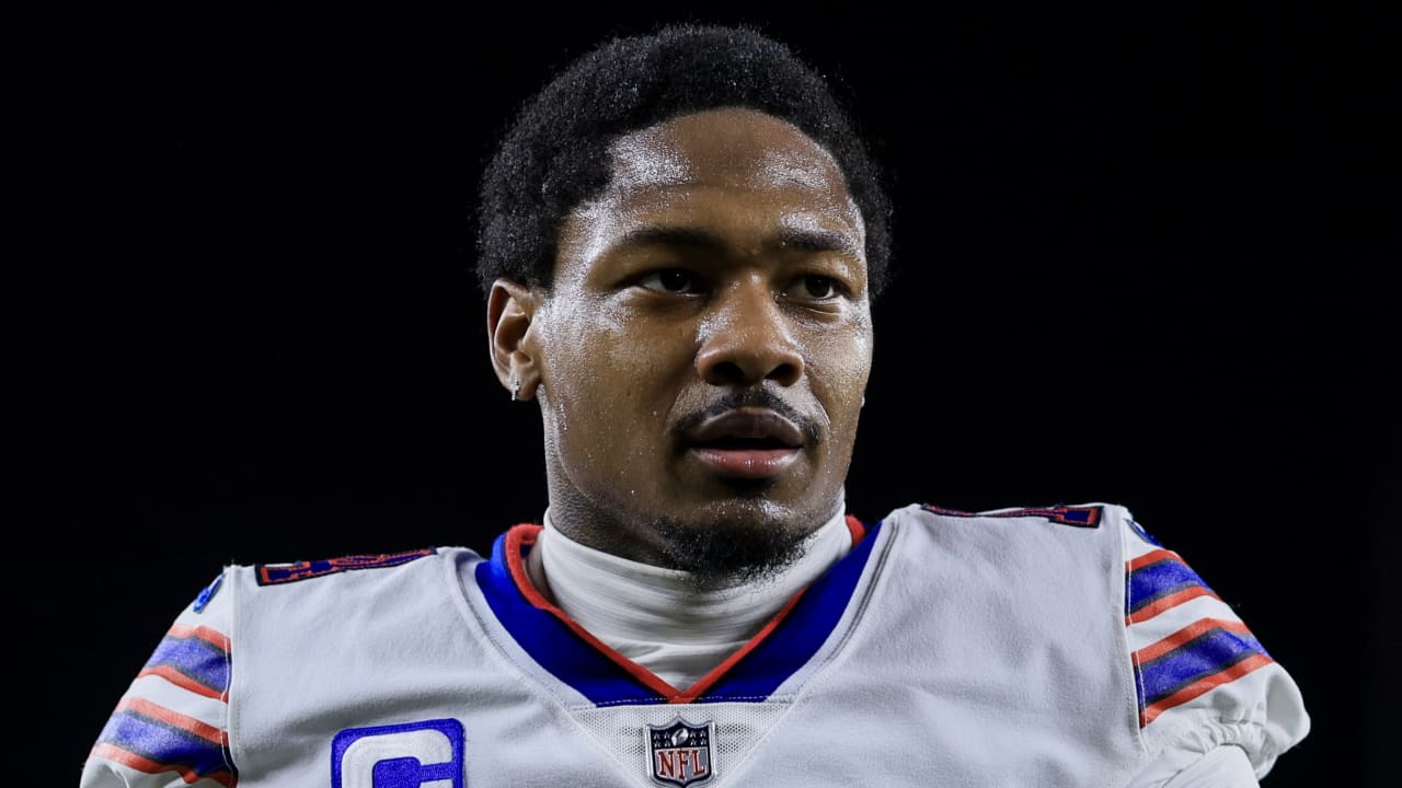 Texans adjust Stefon Diggs' contract after trade, clearing path for WR to be free agent in 2025