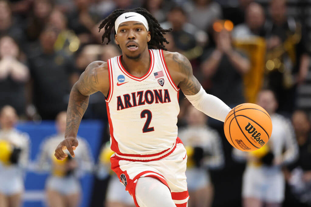 Caleb Love returning to Arizona for fifth college basketball season