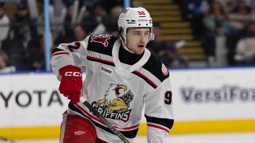 Kasper’s three-point night leads Griffins in Game 1