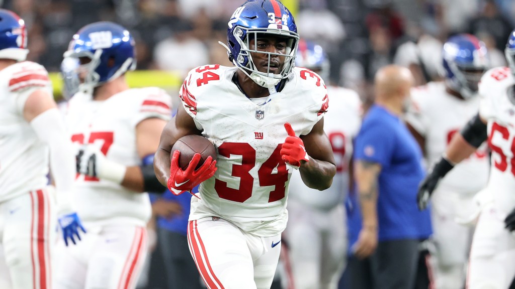 New York Giants waive Deon Jackson off of IR with injury settlement