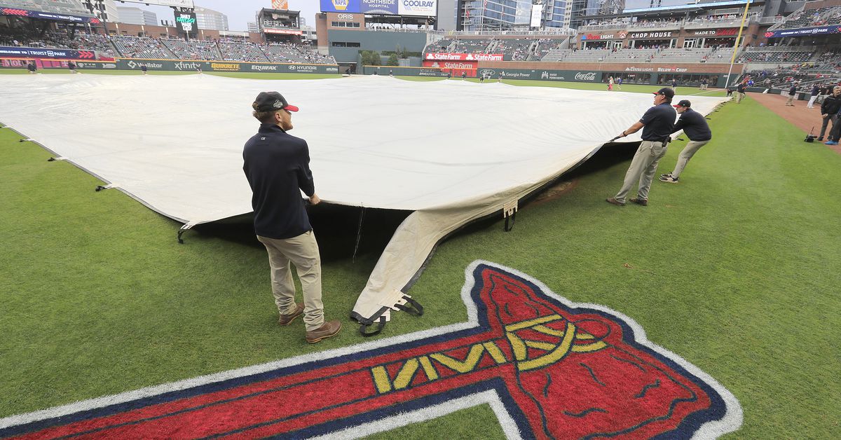 Padres, Braves rain delay updates