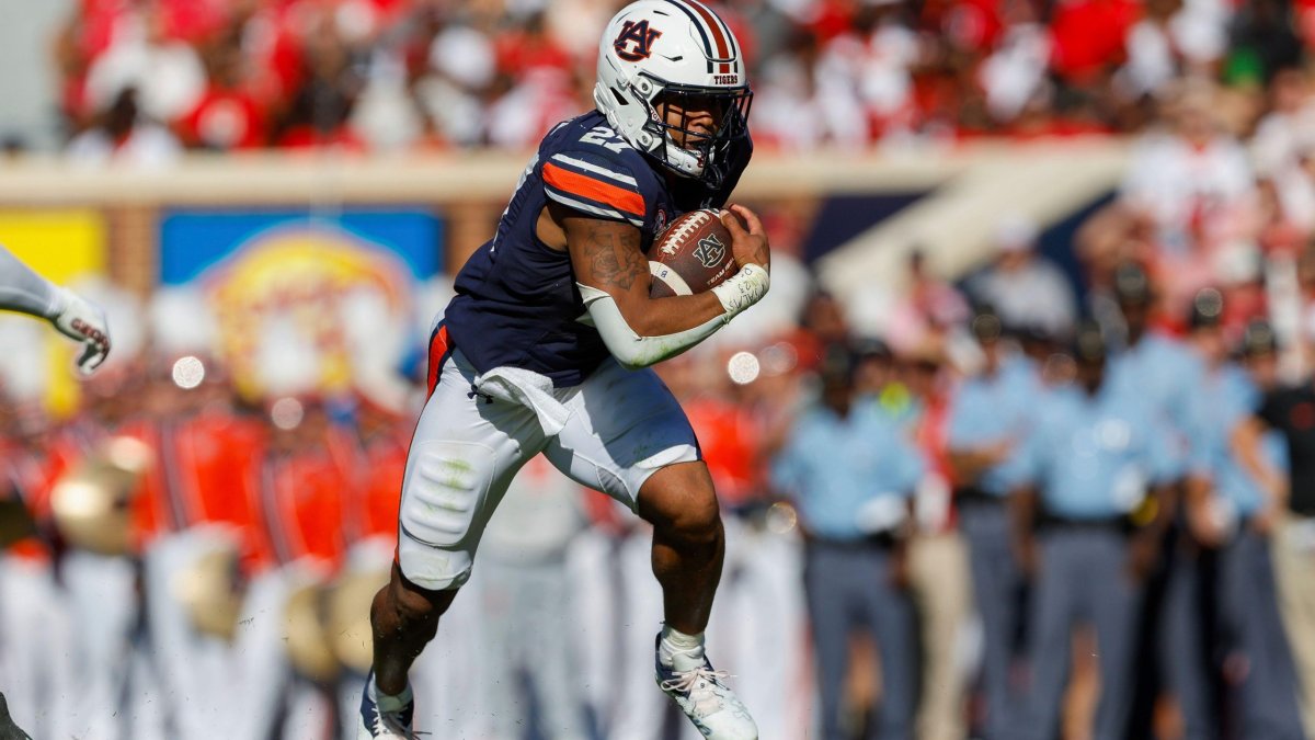 Auburn Tigers win projections, strengths and weaknesses, quarterback spotlight and more