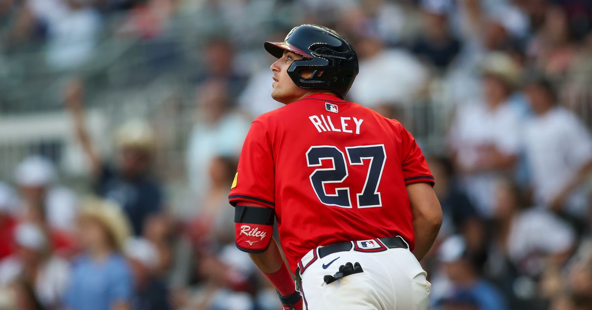 Austin Riley awakens and Chris Sale rolls as Braves down Rays, 7-3