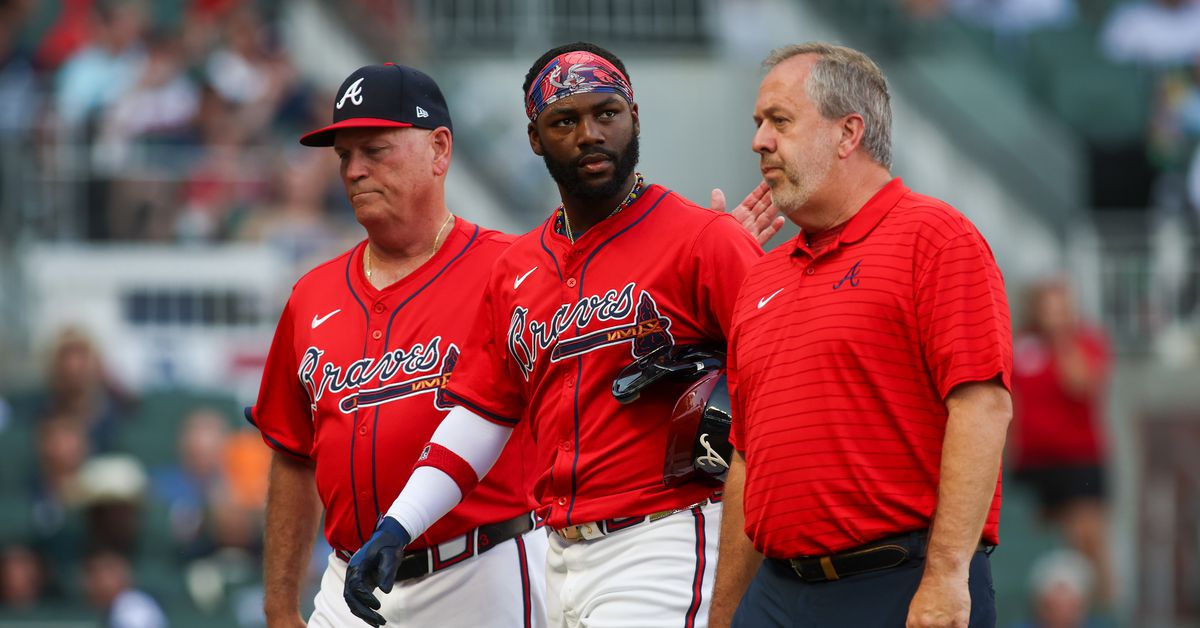 Braves place Michael Harris on injured list, select contract of Ramon Laureano