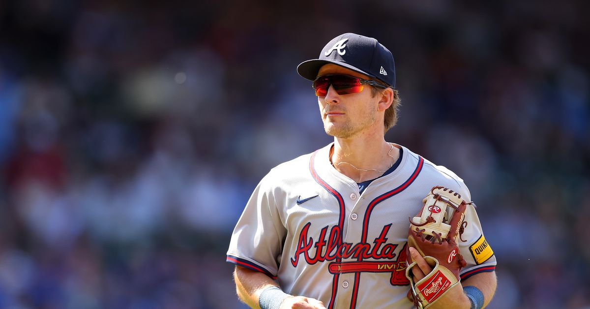 Braves recall Luke Williams, place Brian Anderson on IL