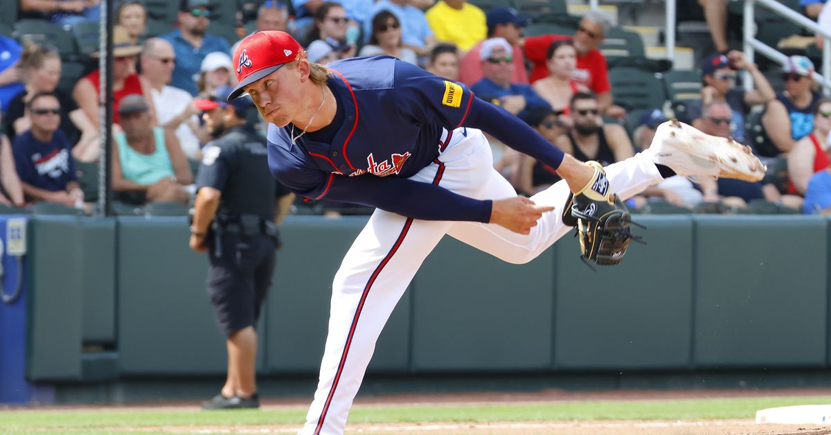 Braves select contract of Hurston Waldrep, option Daysbel Hernandez